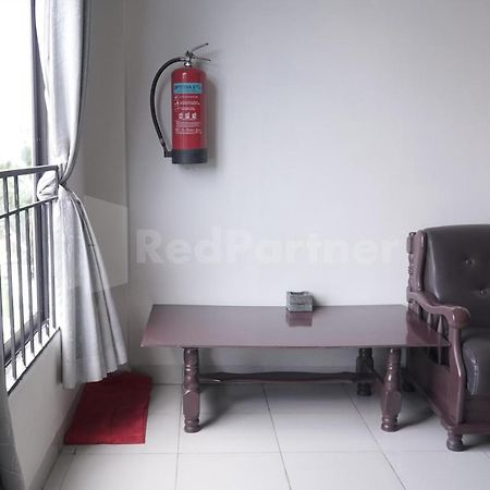 Hotel Carolina Transit à Medan Extérieur photo
